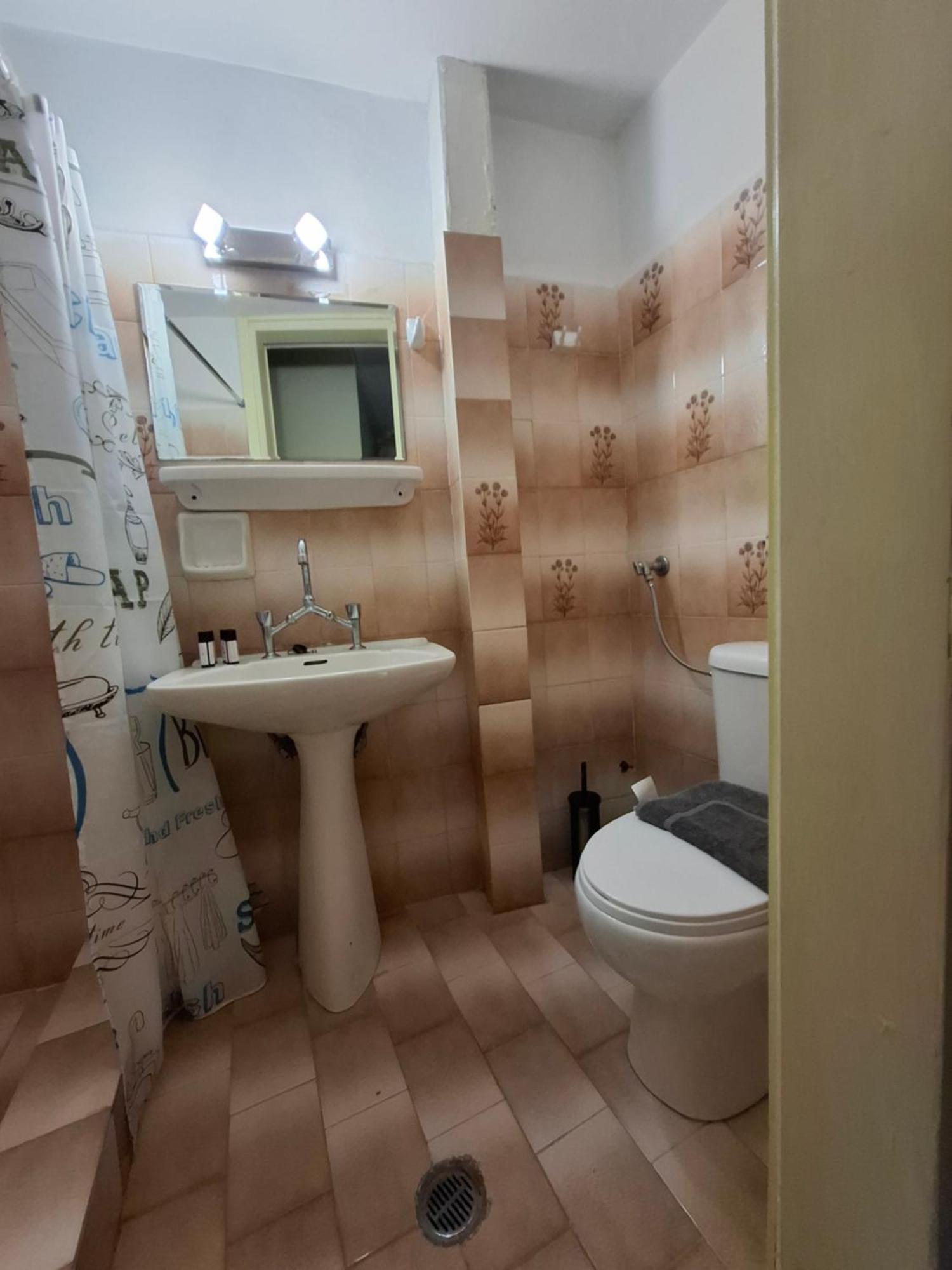 Old Harbor Apartments 스페체스 외부 사진