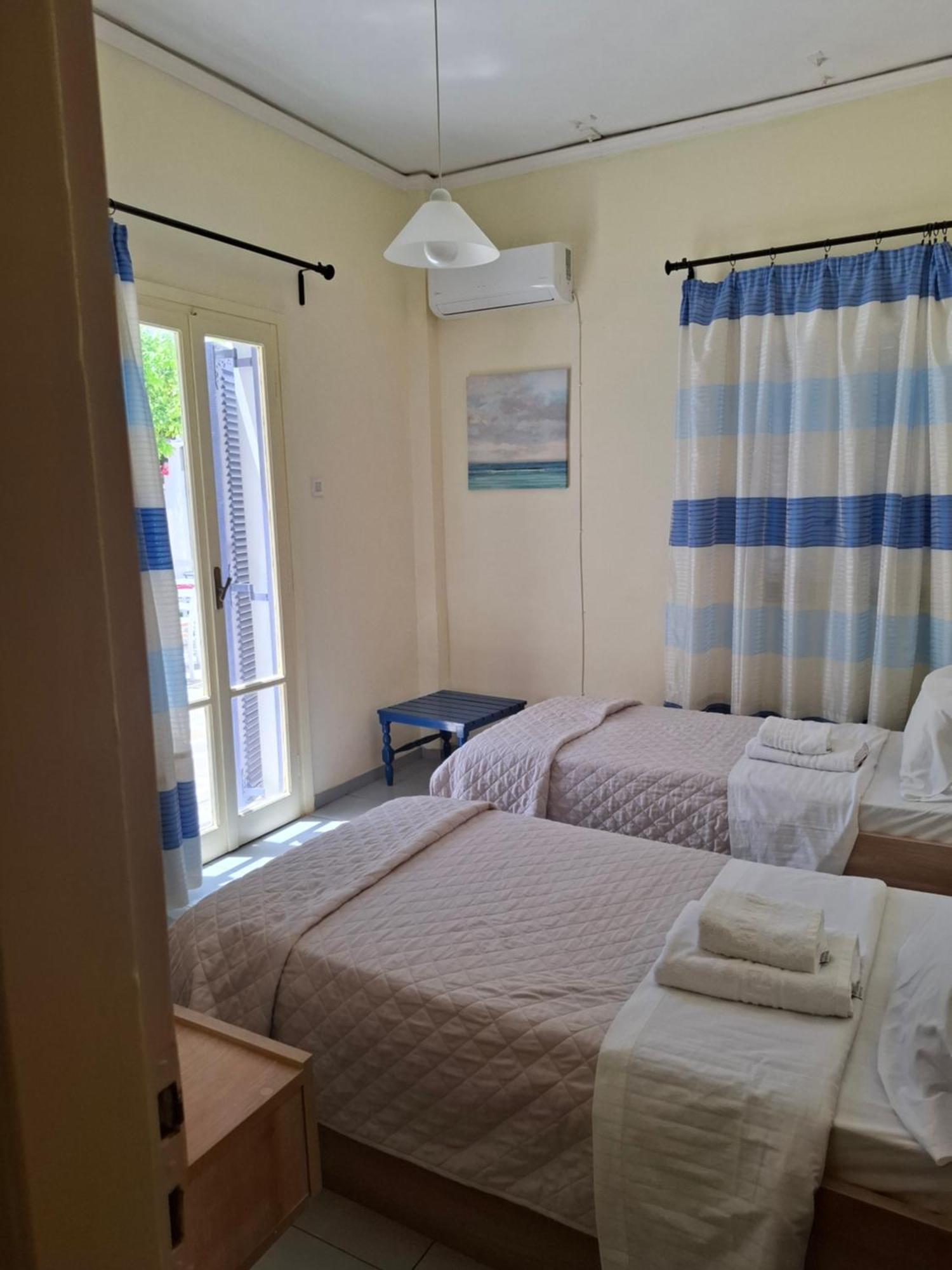 Old Harbor Apartments 스페체스 외부 사진