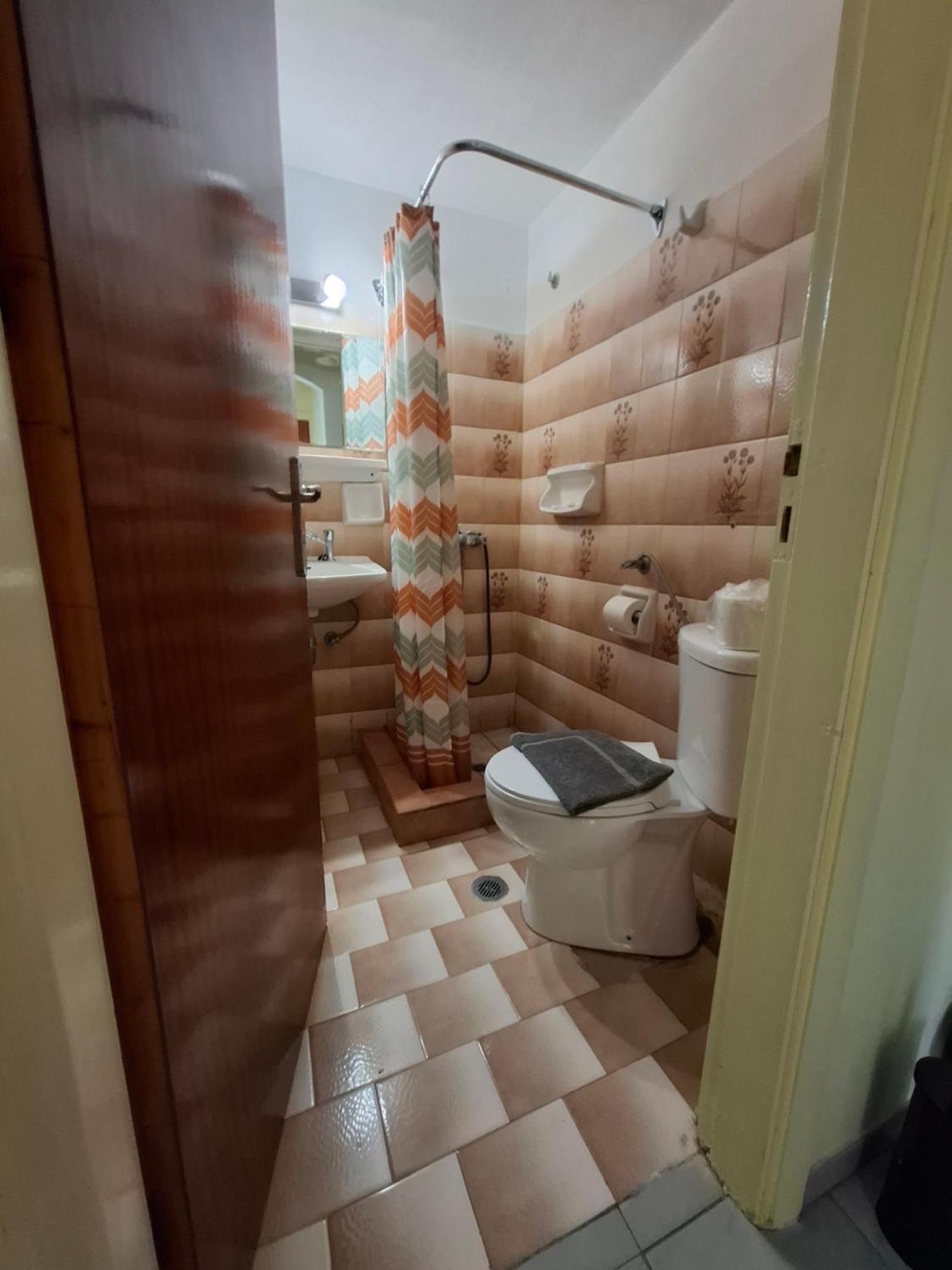 Old Harbor Apartments 스페체스 외부 사진
